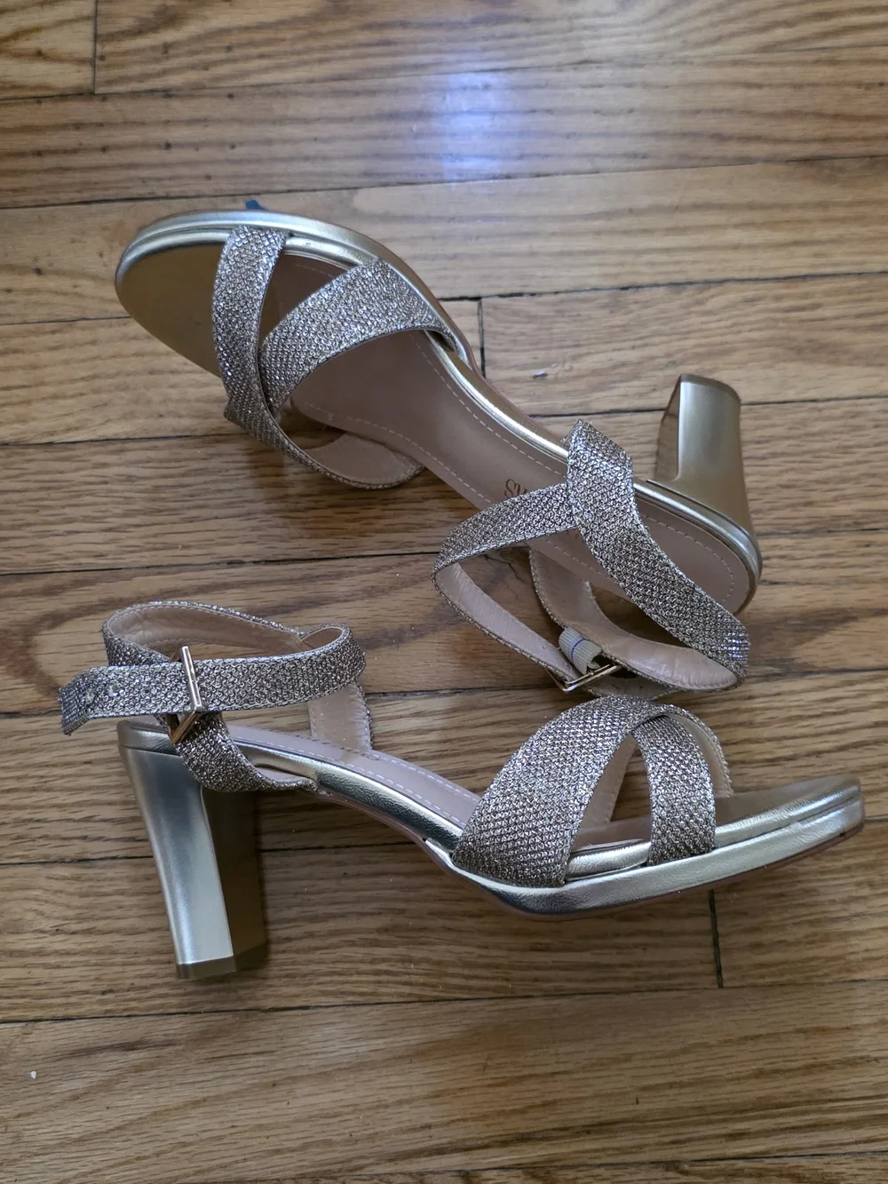 DREAM PAIRS Chunky Heel Ankle Strap Sandals Size 7